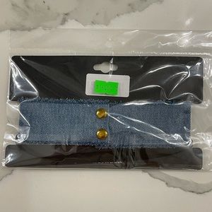 90’s vibe fashionable statement necklace choker